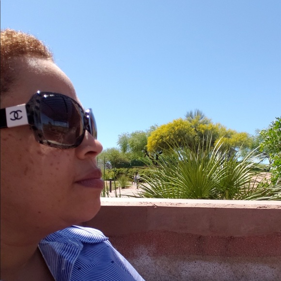 Meet your Posher, Casandra - Picture 3 of 7